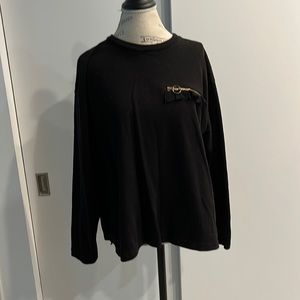 Black sweatshirt